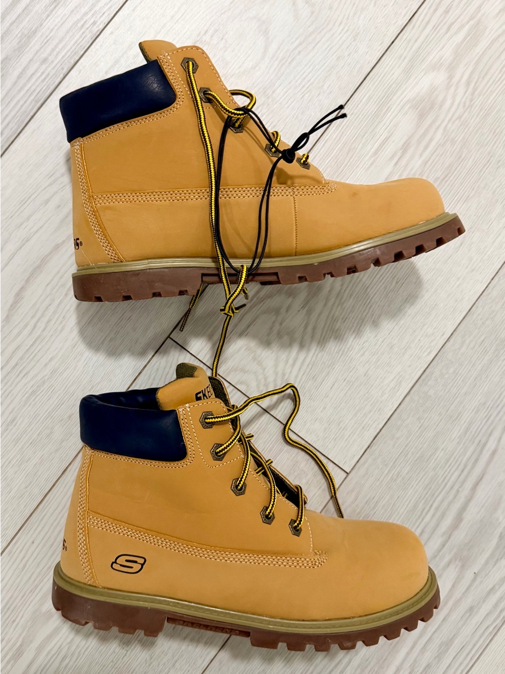 Skechers BNWOT Lace-Up Boots